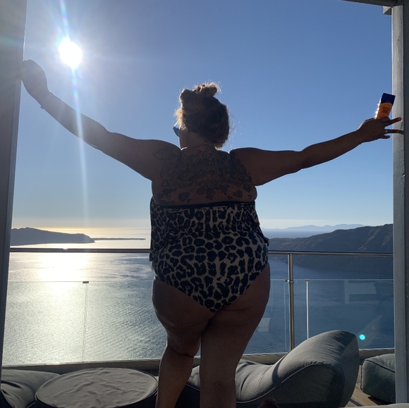 Animal print 2 piece bathing suit size 4xl. Great stretch 👌 - Picture 4 of 11